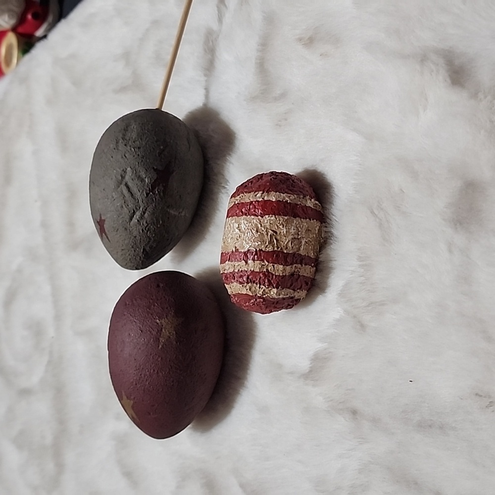 PRIMITIVE  🥚 EGGS FOR DECORATIVE PURPOSES.